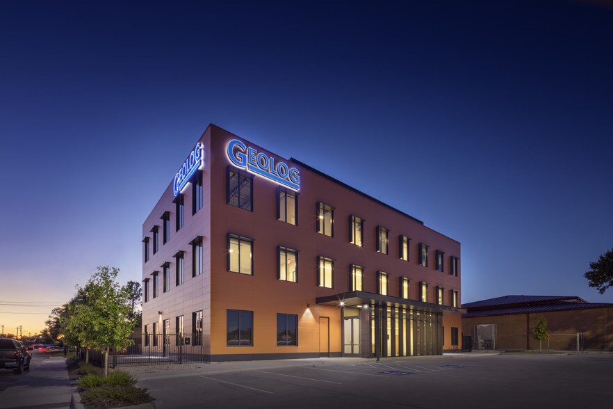 More Photos Of 10402 Valley Forge Dr, Houston Office For Lease