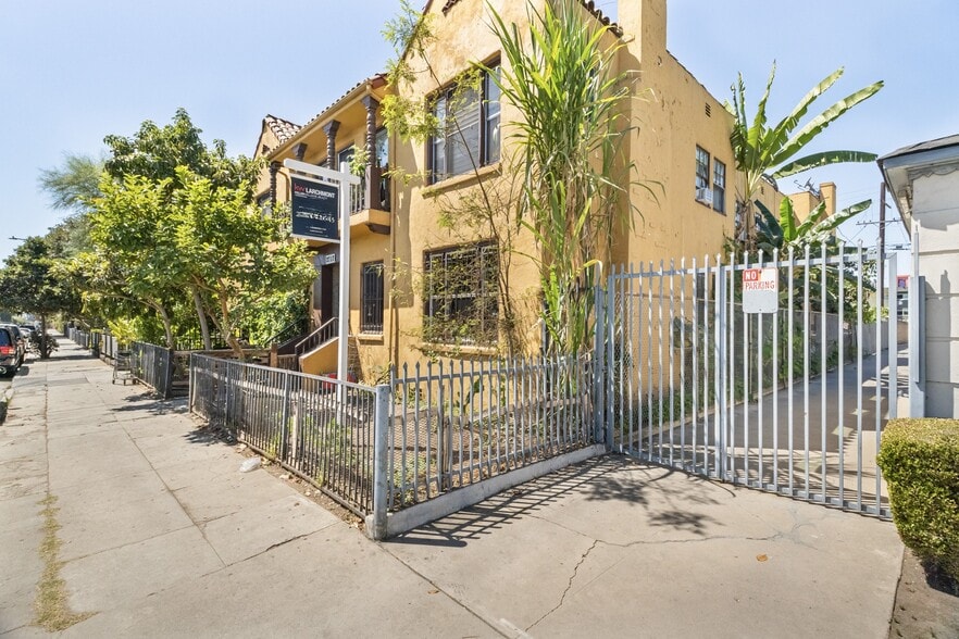 More Photos Of 2717 S Budlong Ave, Los Angeles Apartments For Sale