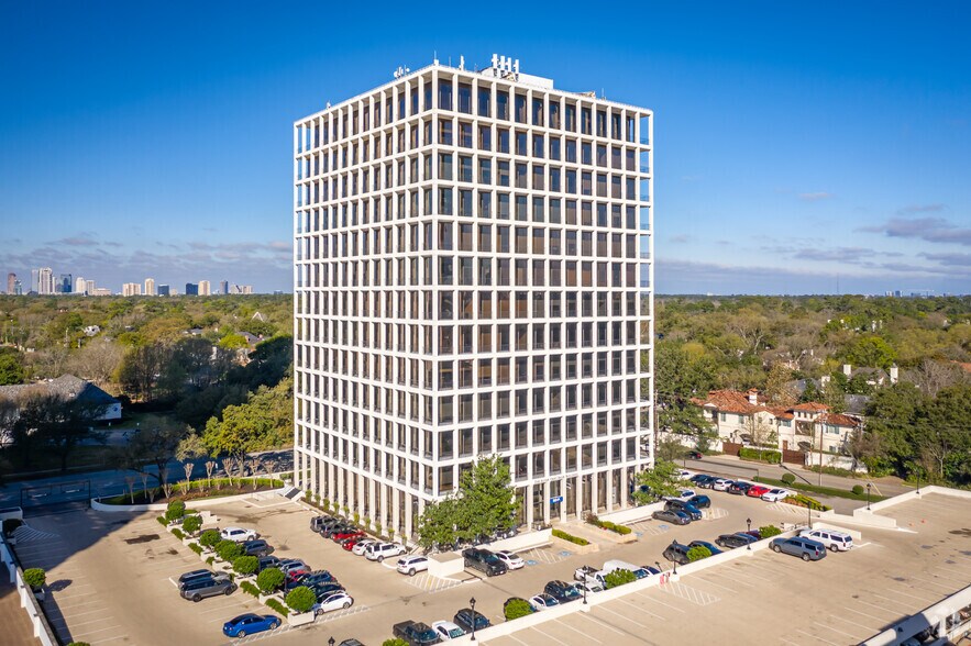 More Photos Of 2001 Kirby Dr, Houston Office For Lease