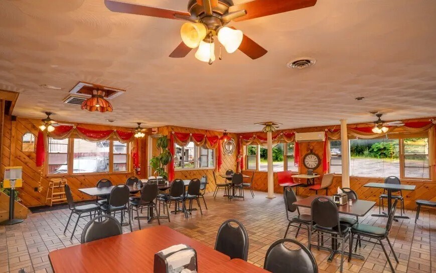 More Photos Of 154 E Main St, Ilion General Retail For Sale