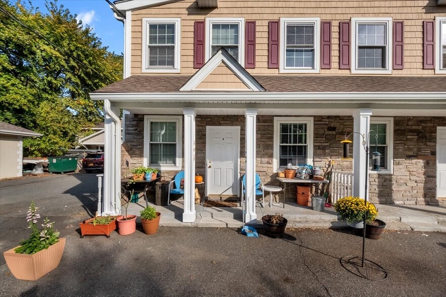 More Photos Of 10 Burnside Ave, Congers Apartments For Sale