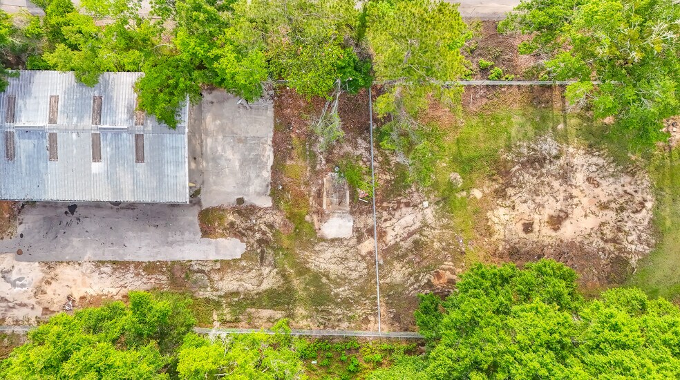 More Photos Of 4863 Gum Rd, Tallahassee Warehouse For Lease
