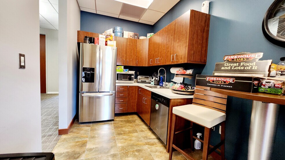 More Photos Of 8700 Executive Woods Dr, Lincoln Office For Lease