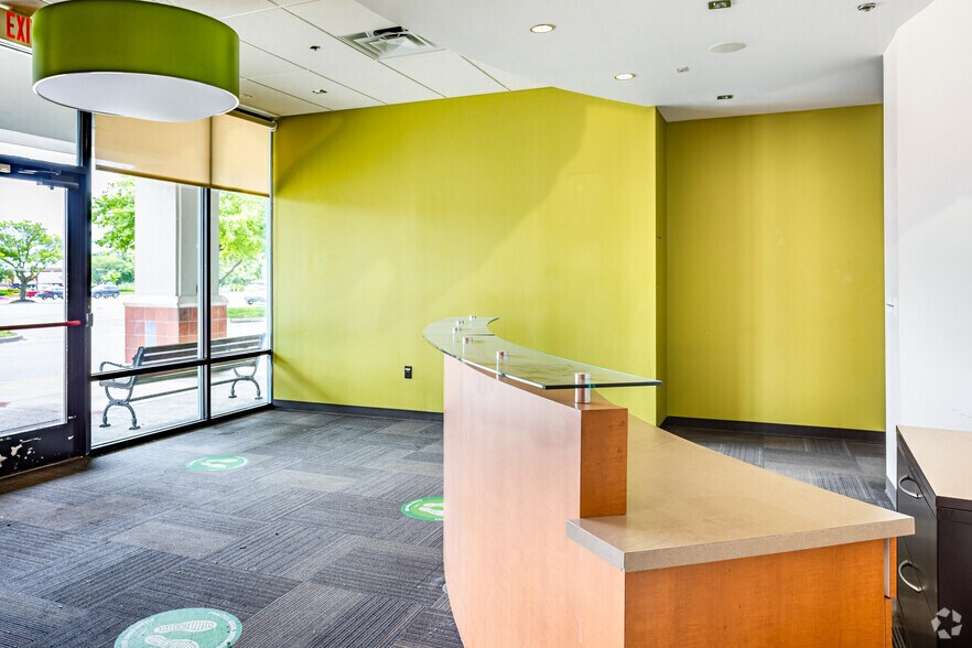 More Photos Of 1025 N 3rd St, Lawrence General Retail For Lease