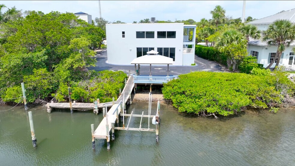 More Photos Of 951 Alternate A1A, Jupiter Freestanding For Lease