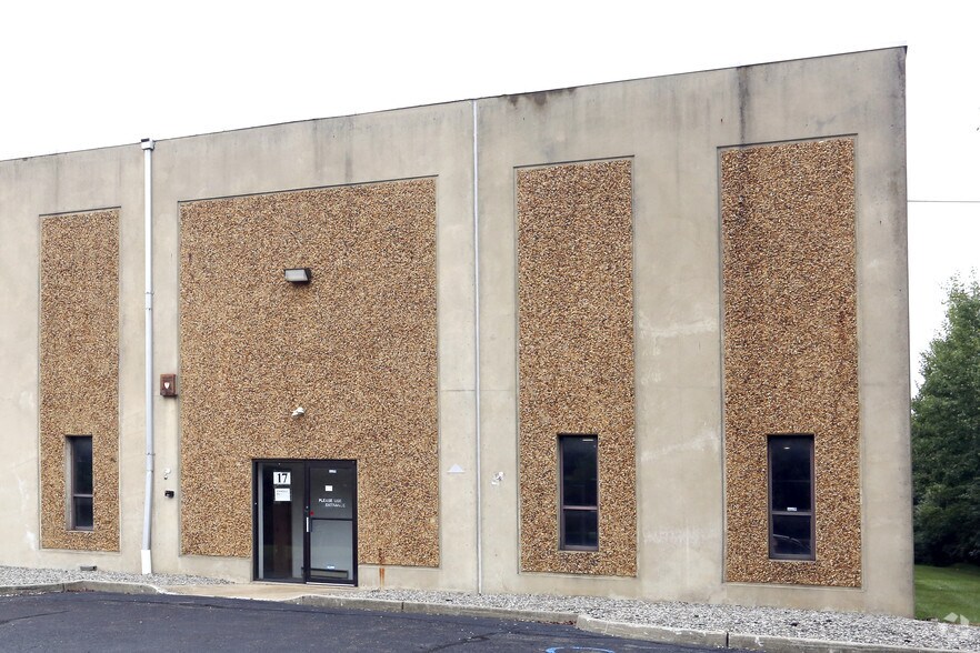 More Photos Of 17 Kimberly Rd, East Brunswick Warehouse For Lease
