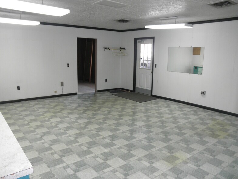 More Photos Of 3726 Cleveland Ave, Canton Freestanding For Lease