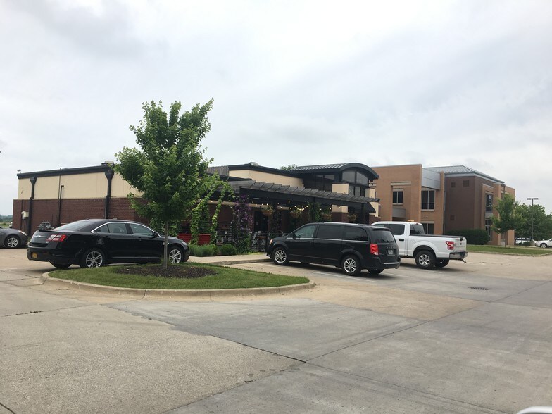 More Photos Of 4810 86th St, Urbandale Restaurant For Sale