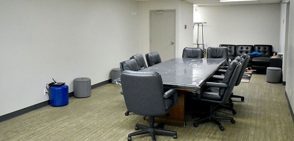 More Photos Of 1940 McIntyre St, Regina Schools For Lease