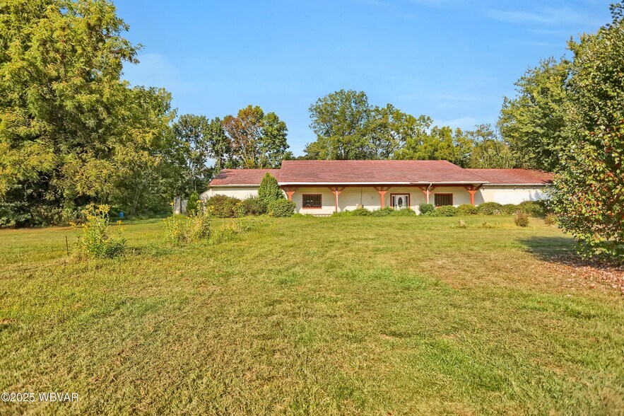 Primary Photo Of 8265 State Route 405, Milton Freestanding For Sale