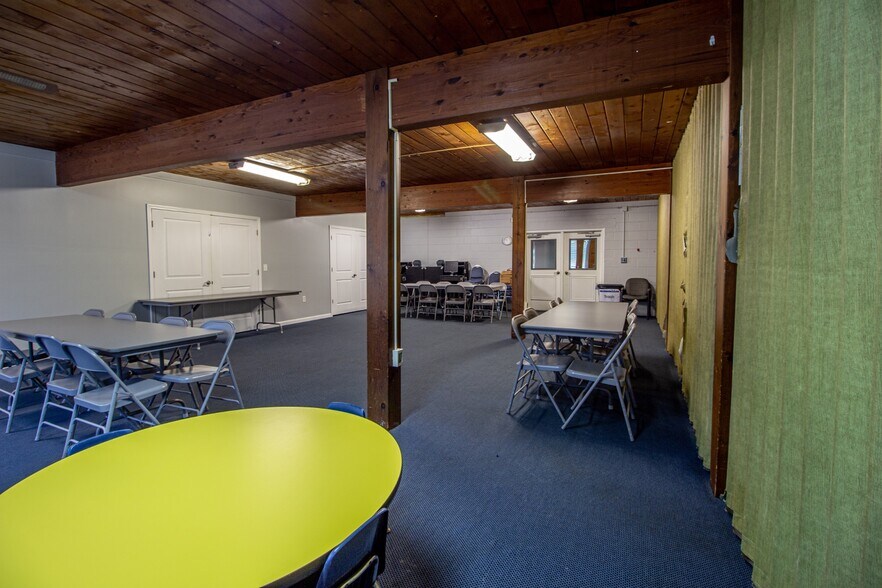 More Photos Of 23696 Northline Rd, Taylor Religious Facility For Sale