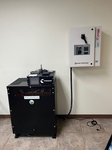 More Photos Of 1733 Universal City Blvd, Universal City Flex For Sale