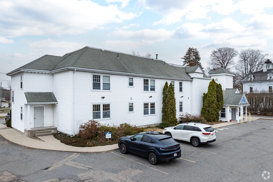 More Photos Of 24 Common St, Wrentham Medical For Lease