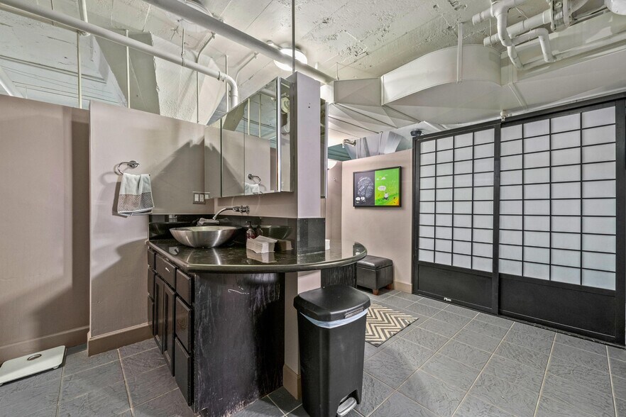 More Photos Of 2000 Arapahoe St, Denver Loft Creative Space For Lease