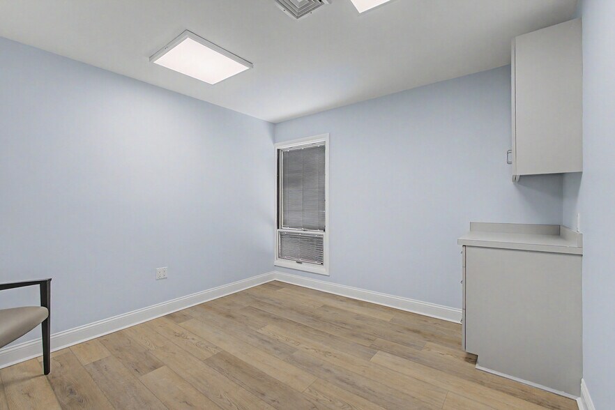 More Photos Of 170 Changebridge Rd, Montville Office For Sale