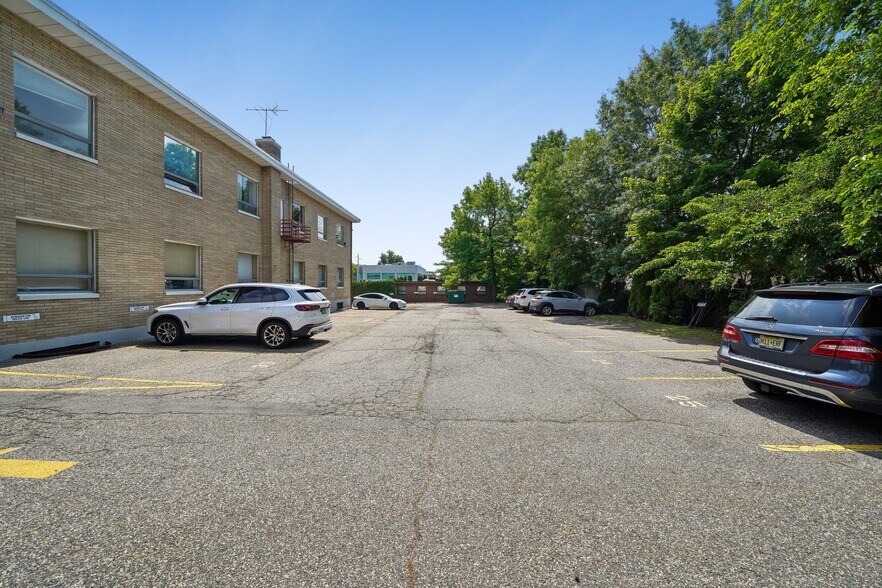 More Photos Of 616 E Palisade Ave, Englewood Cliffs Office For Sale