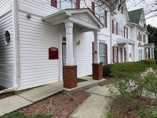 More Photos Of 701 Whitlock Ave SW, Marietta Office Residential For Lease