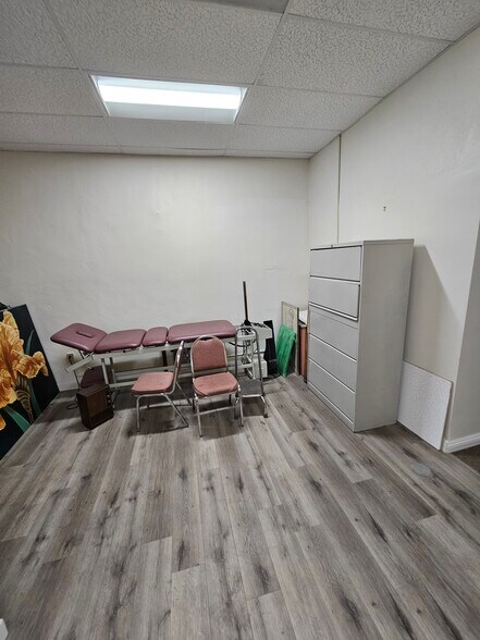 More Photos Of 445-475 N Lake Ave, Pasadena Freestanding For Lease