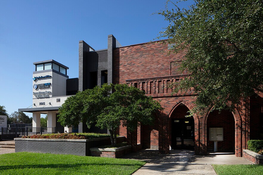 More Photos Of 1015 N Carroll Ave, Dallas Medical For Lease