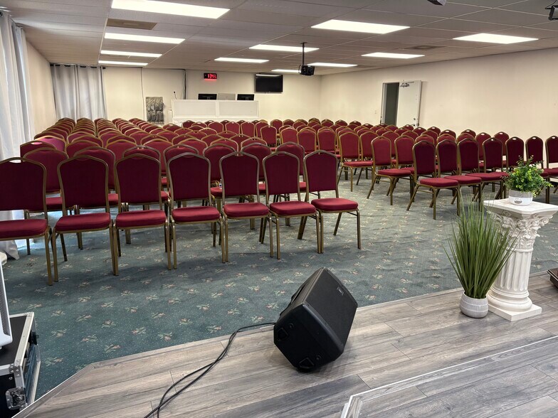 More Photos Of 1402 Shepard Dr, Sterling Medical For Lease