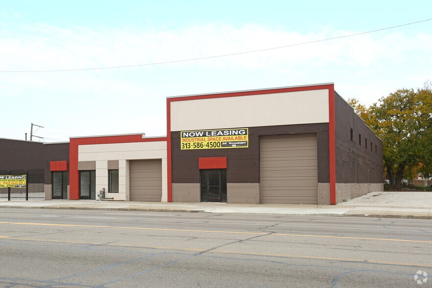 More Photos Of 2732 W Davison, Detroit Warehouse For Lease