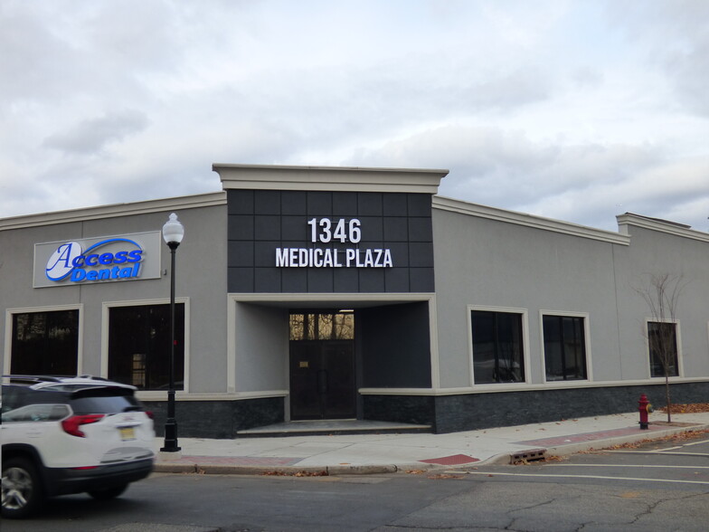 Primary Photo Of 1346 Main Ave, Clifton Freestanding For Lease