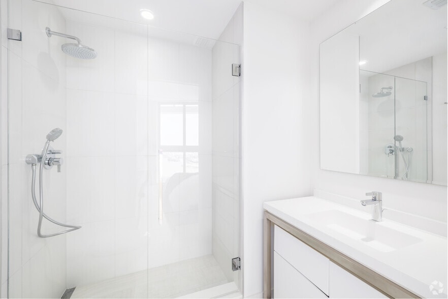 More Photos Of 2000 Metropica Way, Fort Lauderdale Apartments For Sale