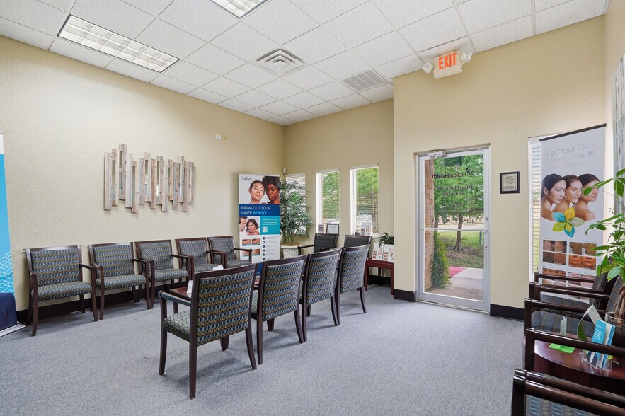 More Photos Of 8845 Davis Blvd, Keller Medical For Lease