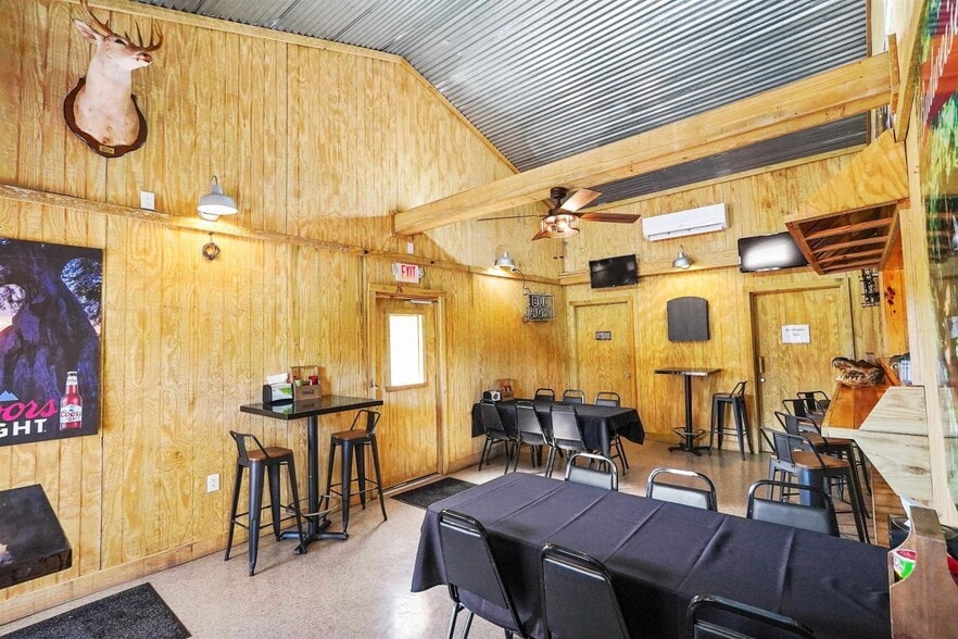 More Photos Of 8320 Highway 308, Lockport Restaurant For Lease