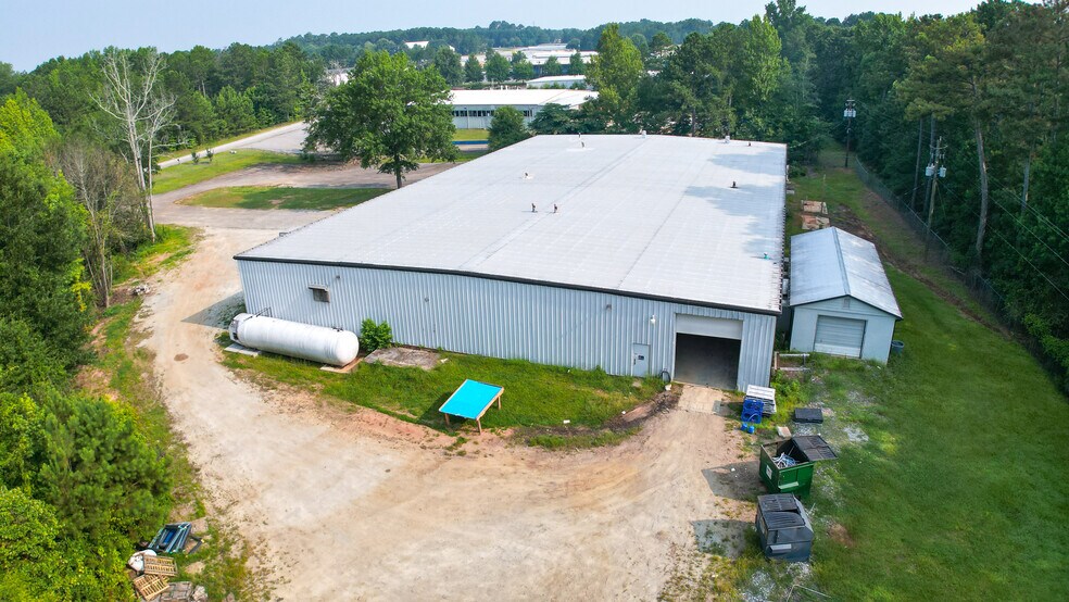 More Photos Of 360 Commerce Blvd, Bogart Distribution For Lease