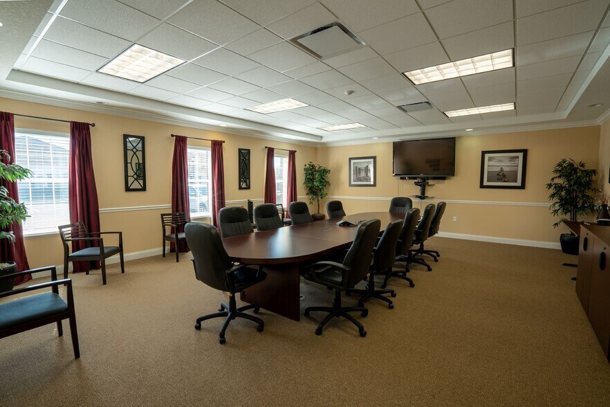 More Photos Of 1341 Providence Rd, Brandon Coworking Space