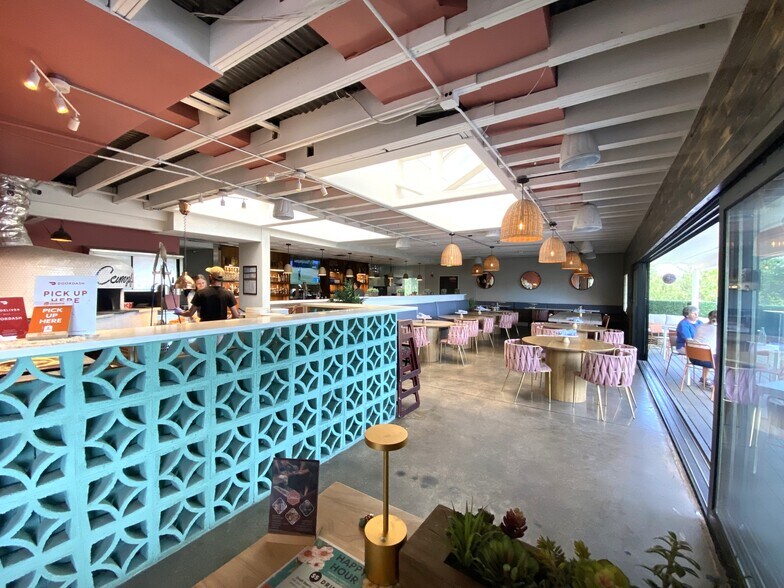 More Photos Of 840 Tabor St, Lakewood Restaurant For Sale