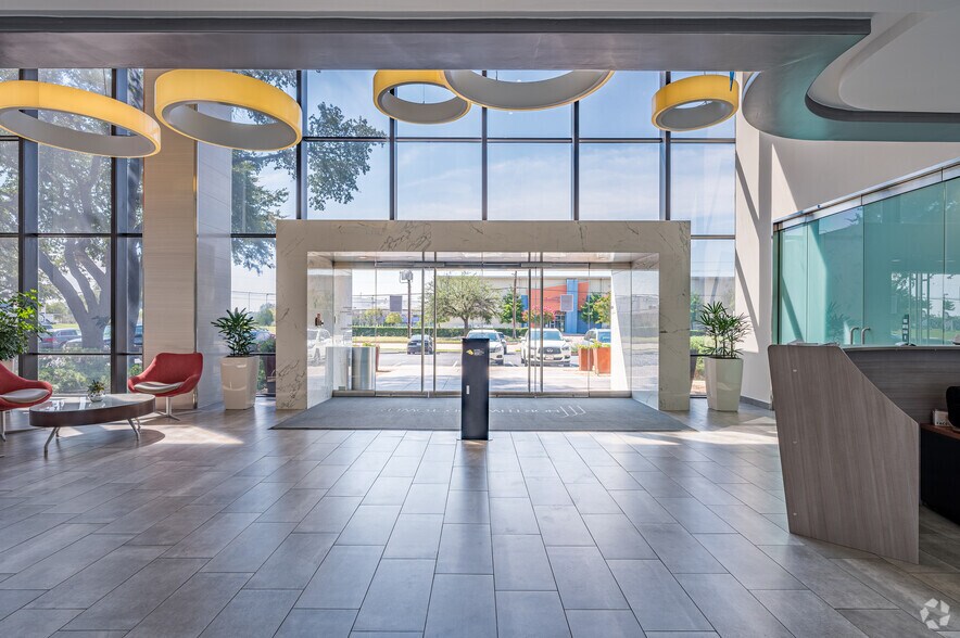 More Photos Of 5757 Alpha Rd, Dallas Office For Lease