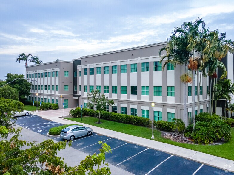 Primary Photo Of 7951 SW 6th St, Plantation Office For Lease