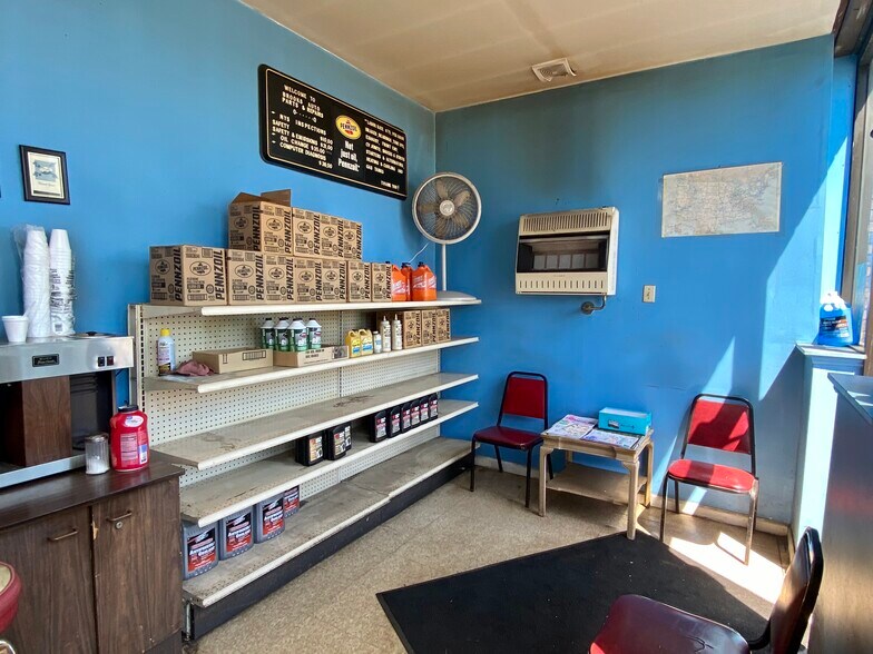 More Photos Of 973 Genesee St, Rochester Auto Repair For Sale