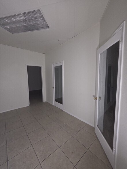 More Photos Of 44143-44147 20th St W, Lancaster Medical For Sale