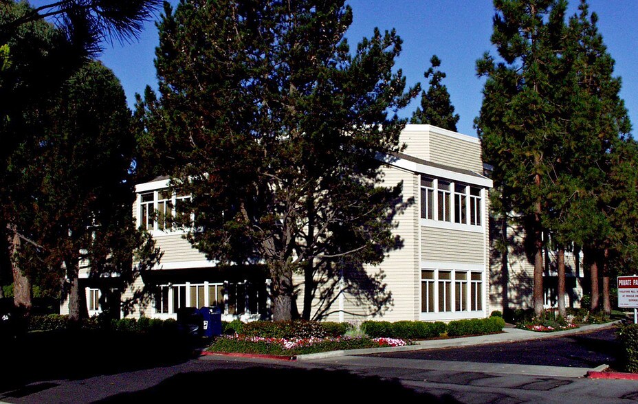 More Photos Of 350 Bridge Pky, Redwood City Office For Lease
