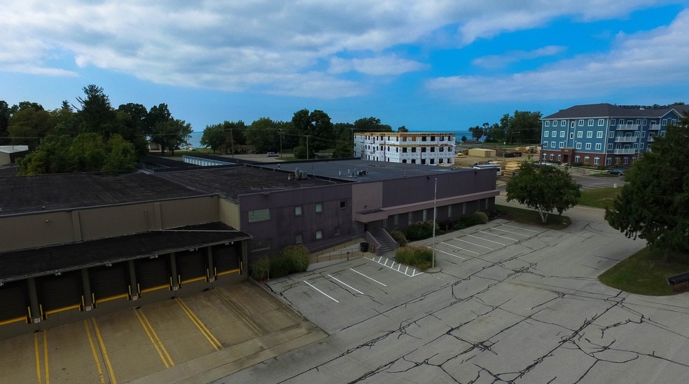 More Photos Of 3515 Lakeshore Dr, Saint Joseph Warehouse For Lease