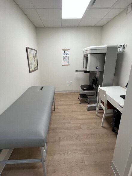 More Photos Of 14011 Beach Blvd, Jacksonville Medical For Sale