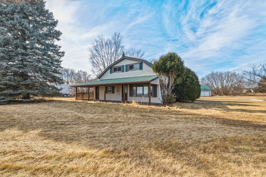 Primary Photo Of 3450 Mid Valley Dr, De Pere Flex For Sale
