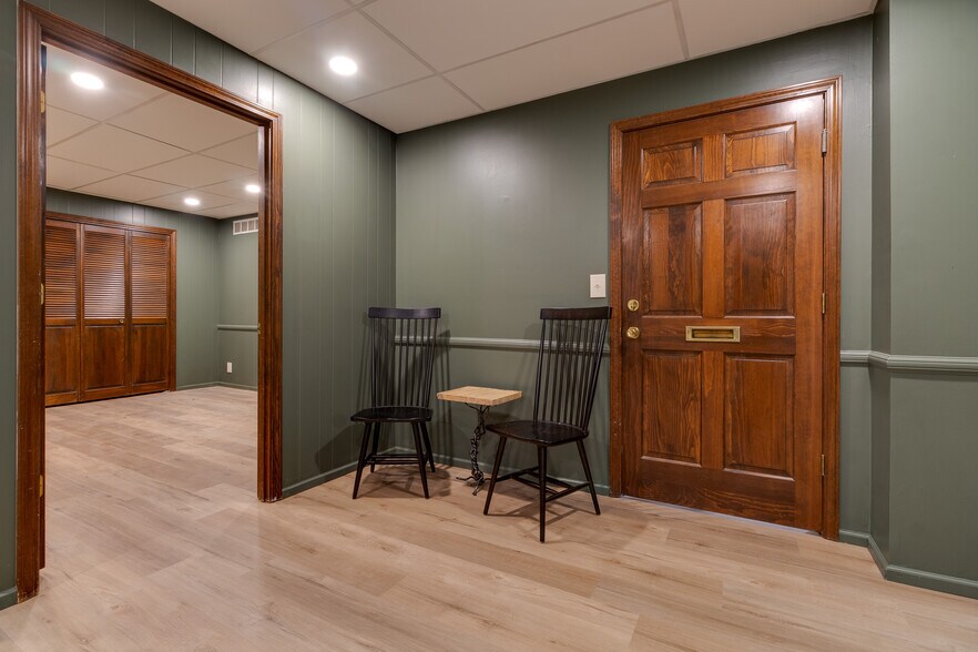 More Photos Of 601 Missouri St, Lawrence Office For Lease
