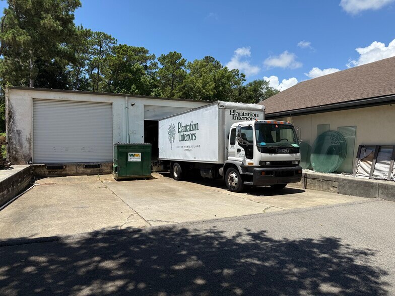 More Photos Of 10 Target Rd, Hilton Head Island Showroom For Sale