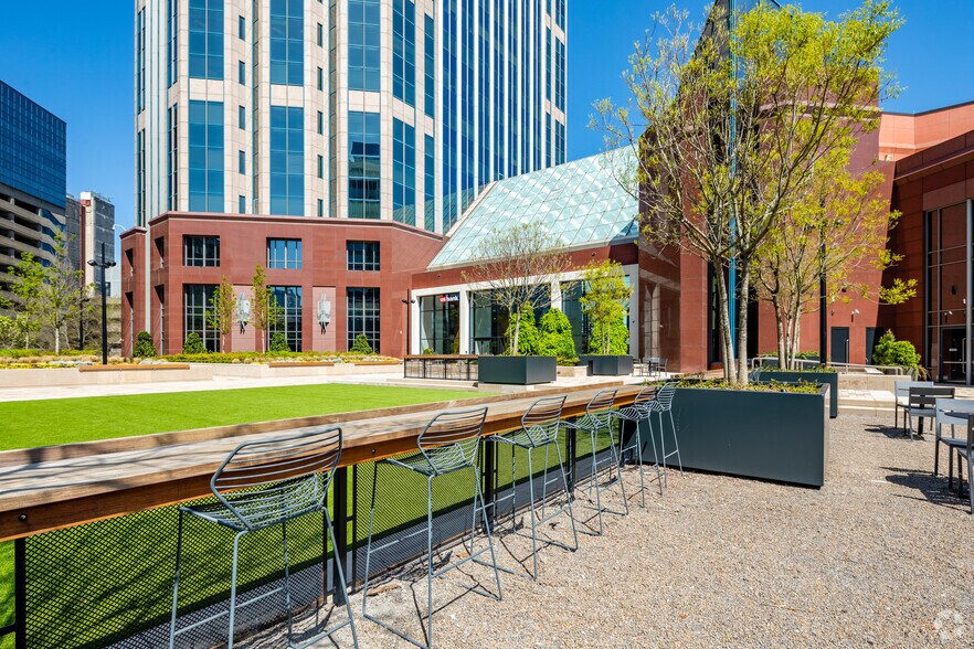 More Photos Of 333 Commerce St, Nashville Loft Creative Space For Lease