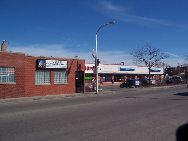 Primary Photo Of 2020 W 79th St, Chicago Medical For Lease