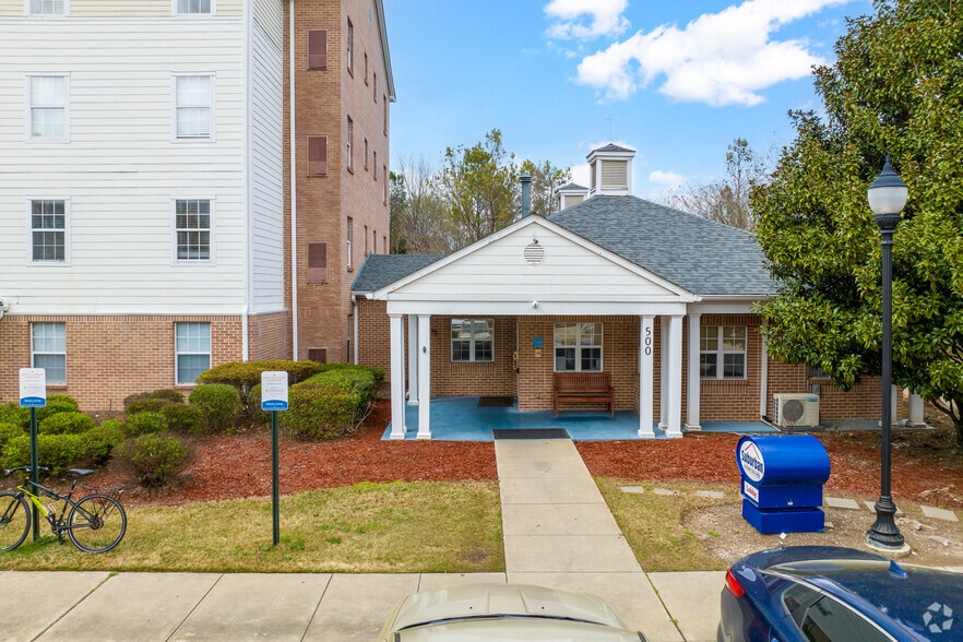 Primary Photo Of 500 N Wildwood Cir, Birmingham Hotel For Sale