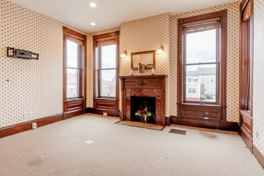 More Photos Of 25 Harvard St, Worcester Office For Lease