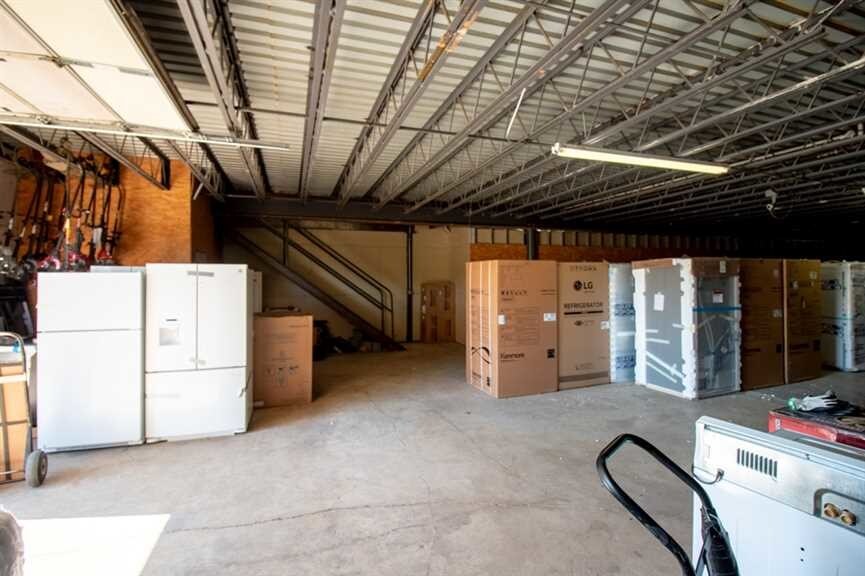 More Photos Of 720 S Westwood Blvd, Poplar Bluff Showroom For Sale