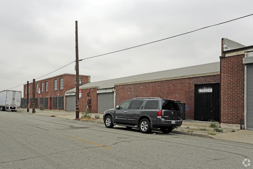 More Photos Of 2001 Belgrave Ave, Huntington Park Manufacturing For Lease