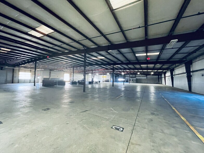 More Photos Of 811 Mumford Rd, Greenville Warehouse For Sale