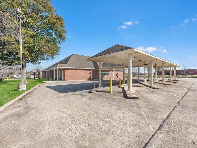 More Photos Of 910 Fairmont Pky, Pasadena Storefront Retail Office For Sale